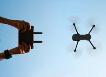 Há regras para se operar drones de uso recreativo?